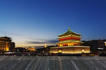 Poster - Xi'an, China Landmarks Clock Tower and Traffic Road at night