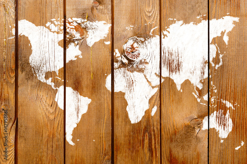 Plakat na zamówienie Antique wood wall with World map graffiti