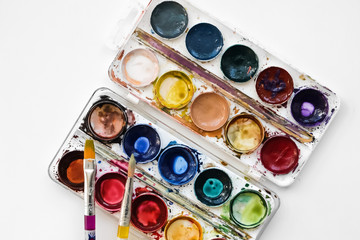 Top view of palette and watercolor paints