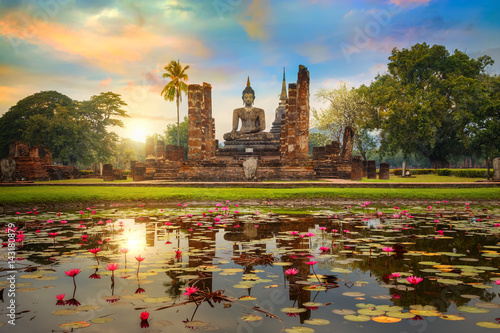 Fotografía Wat Mahathat Temple in the precinct of Sukhothai Historical Park, a UNESCO world
