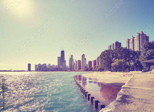 Plakat Kolor tonował Chicagowską nabrzeże linię horyzontu na wczesnym poranku, przeciw słońce fotografii, Illinois, usa.