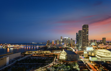 Fototapete - Miami downtown at night