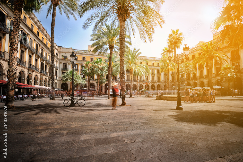 Plaza Real in Barcelona - obrazy, fototapety, plakaty 