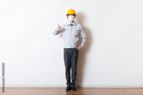 作業服を着ている男性 全身 室内 ポートレート Stock Photo Adobe Stock 作業服を着ている男性 全身 室内 ポートレート Stock Photo Adobe Stock