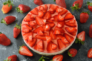 Wall Mural - Strawberry cheesecake with jelly