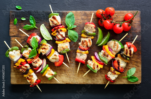 Cuadros en Lienzo Meat and vegetables party skewers