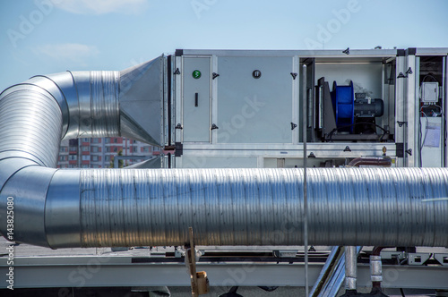 Fotografie, Obraz Air Handling Unit for the central ventilation system on the roof of the mall