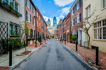 Canvas Print - Street and row houses in Center City, Philadelphia, Pennsylvania.