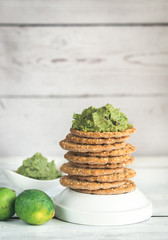 Poster - Sesame crispbread with guacamole