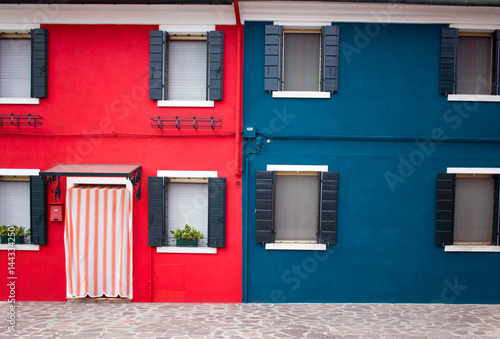 Fotomural Colorful facade, wall in Burano island in Venice,