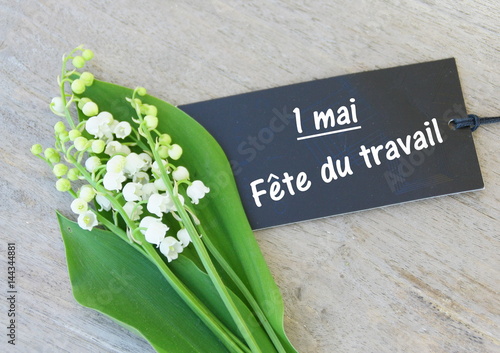 1 Maifête Du Travail Sur étiquette Et Bouquet De Muguet