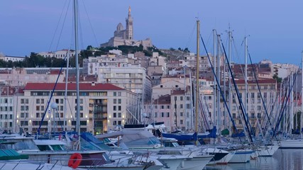 Canvas Print - Zoom in timelapse of old port in Marseille at sunset time