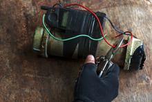Steel Pipe Explosive With Hand Hold Wire Cutter Tool For Cutting Red Wire Of IED:Stop The Bomb.