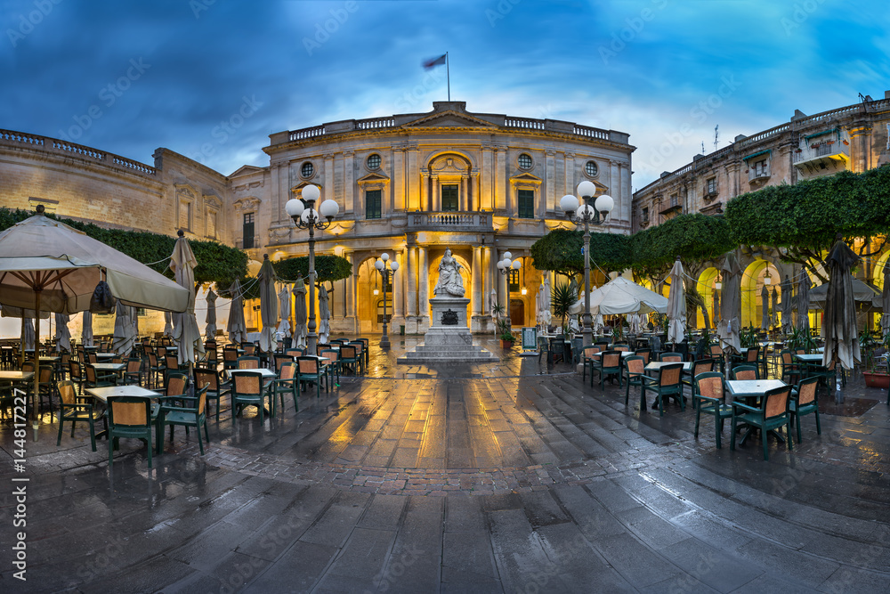 Obraz na płótnie National Library of Malta in the Morning, Valletta, Malta w salonie