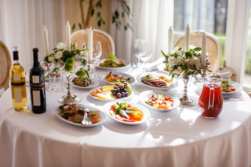 Wall Mural - Neatly decorated table for the event. Beautiful serving. Food and drink. celebration