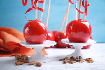 Sticker - Delicious toffee apples on stands