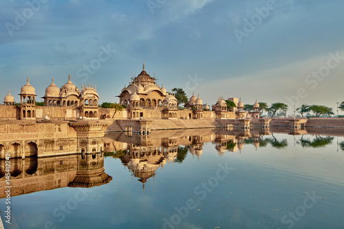 Fotografia Kusum sarovar ancient abandoned temple in India UP