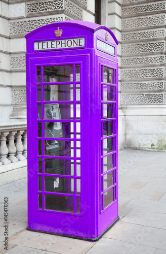 Naklejka na szybę Red telephone booth in London