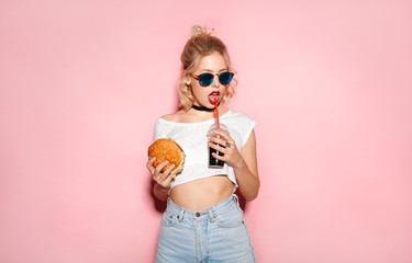 Wall Mural - Woman drinking a soda