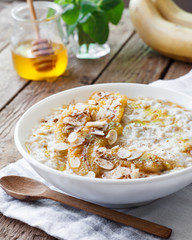 Wall Mural - Oatmeal with caramelized bananas