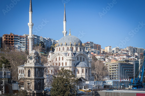 Plakat Beautiful Nusretiye Mosque, Nusretiye Camii obok Istanbul Modern Gallery, w Kilicali Pasa Mahallesi, Beyoglu, Istanbul Turkey