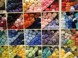Fototapeta Zwierzęta - Pelotes de laine multicolores