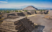                               Teotihuacan Pyramids In Mexico