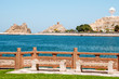 Wybrzeże w Muscat - widok na ruiny fortów i park Riyam.