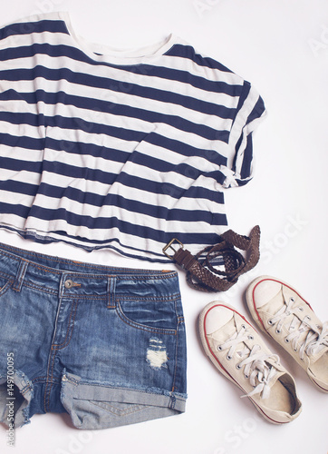 striped crop top outfit