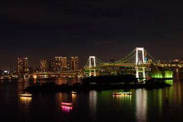 Wall Mural - 東京　お台場　東京ベイエリアの夜景とレインボーブリッジ