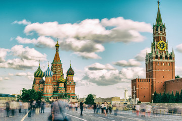 Wall Mural - Saint Basil's Cathedral and Spasskaya tower in Red Square, Moscow