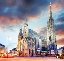 Wall Mural - Vienna Stephansdom at colorful sunset in Austria