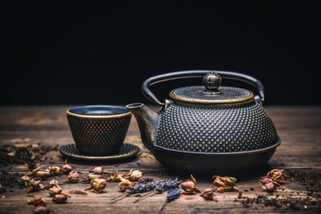 Canvas Print - Cast iron teapot