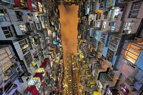 Plakat Łup zatoki wzrosta wysoki budynek mieszkalny w Hong Kong Chiny