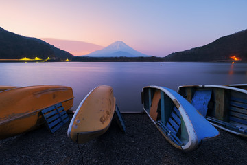 Wall Mural - Lake Shojiko with Mt.Fuji in morning, Yamanashi, Japan.