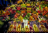 Fototapeta Niebo - La Boqueria Market in Barcelona: fruit and vegetable