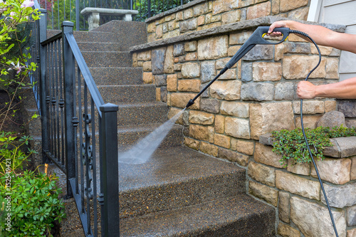 Fotografía Pressure Power Washing the Front Entrance Stair Steps