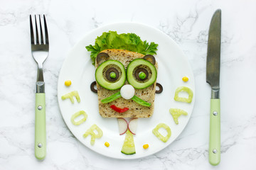 Funny face sandwich for dad