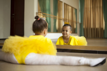 Wall Mural - Happy little ballerina on ballet class