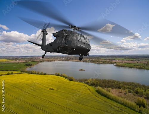 Zdjęcie XXL Black Hawk wojskowy helikopter w locie - widok z lotu ptaka zakończenie up