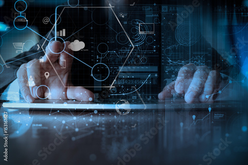 Fotografía businessman hand working with modern laptop computer in modern office with virtu