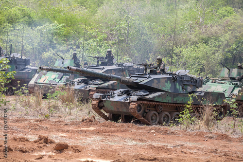 Zdjęcie XXL Prawdziwy manewr amunicji za pomocą czołgu lekkiego komandosa został wyeksportowany do użycia przez siły zbrojne Tajlandii.