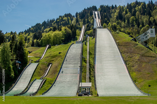 Zdjęcie XXL Skocznia narciarska w Garmisch-Partenkirchen na wiosnę
