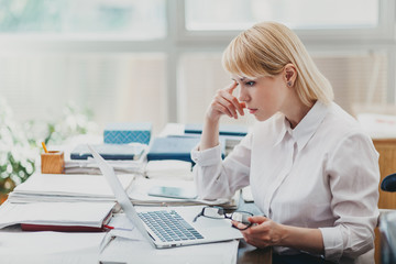 Wall Mural - Woman in office