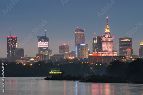 Plakat Noc panorama panoramę Warszawy, Polska, nad Wisłą w ​​nocy
