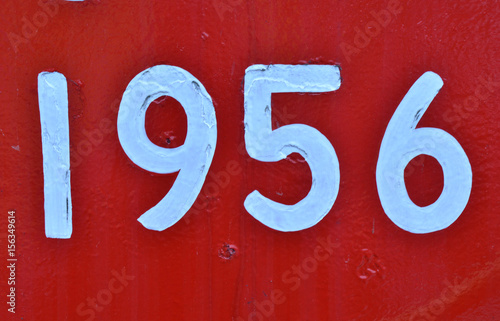 Fotografie, Obraz vintage hand painted year mid century white on red
