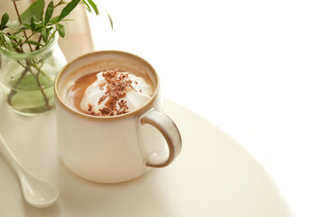 Canvas Print - Cup of tasty cocoa drink with marshmallow on table