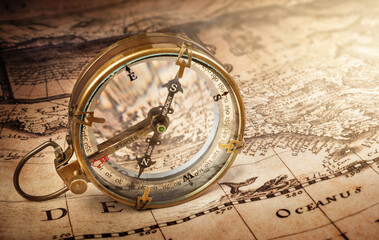 Fototapete - Old compass on vintage map. Retro style.