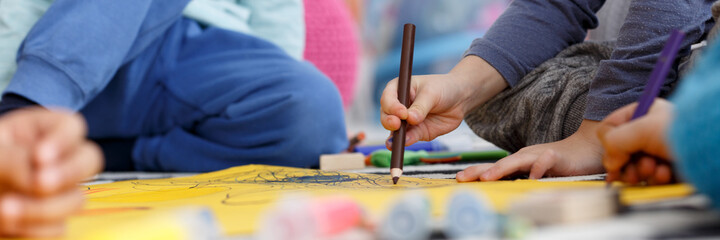 children with crayons