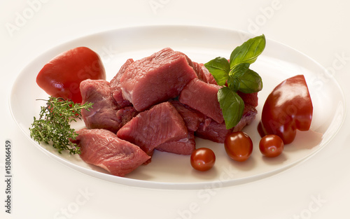 Morceaux De Boeuf Cru Pour Bourguignon Acheter Cette Photo Libre